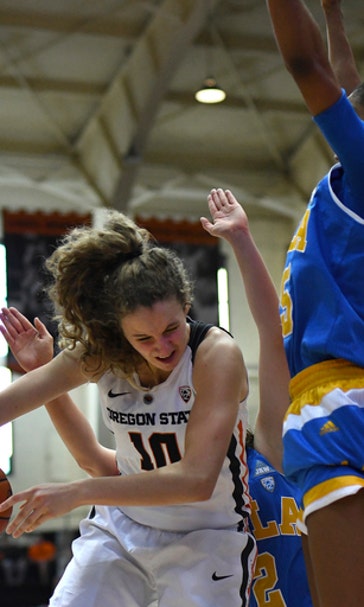 No. 9 Oregon State defeats No. 15 UCLA 68-61 (Feb 12, 2017)